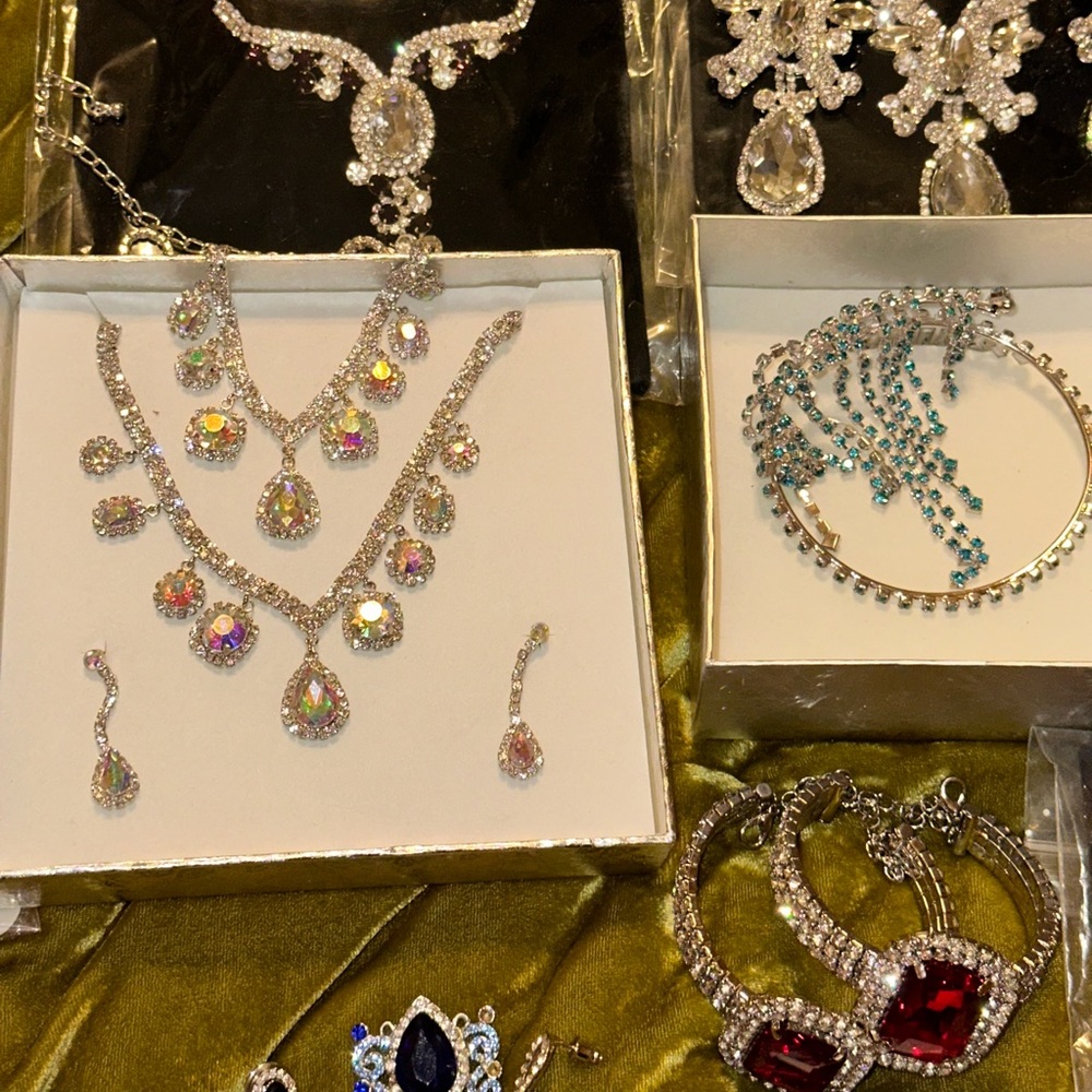 ‼️ 💖 GIANT HAUL‼️ Costume/Pageant/Event jewelry‼️